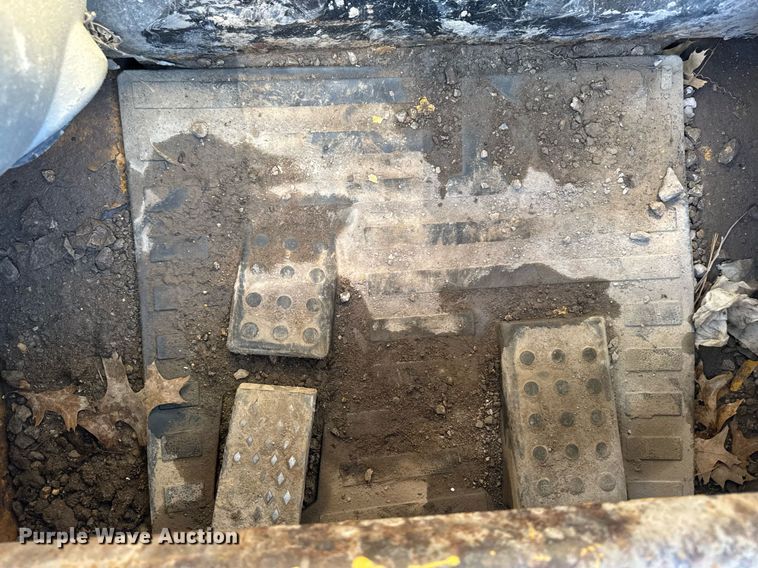 image for item DT0680 2011 Caterpillar 259B tracked skid steer loader