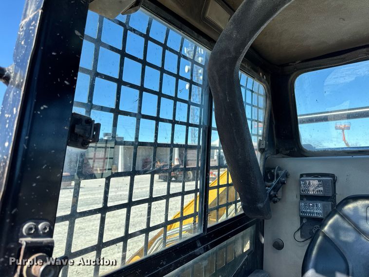 image for item DT0680 2011 Caterpillar 259B tracked skid steer loader