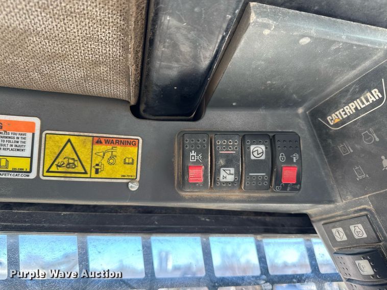 image for item DT0680 2011 Caterpillar 259B tracked skid steer loader