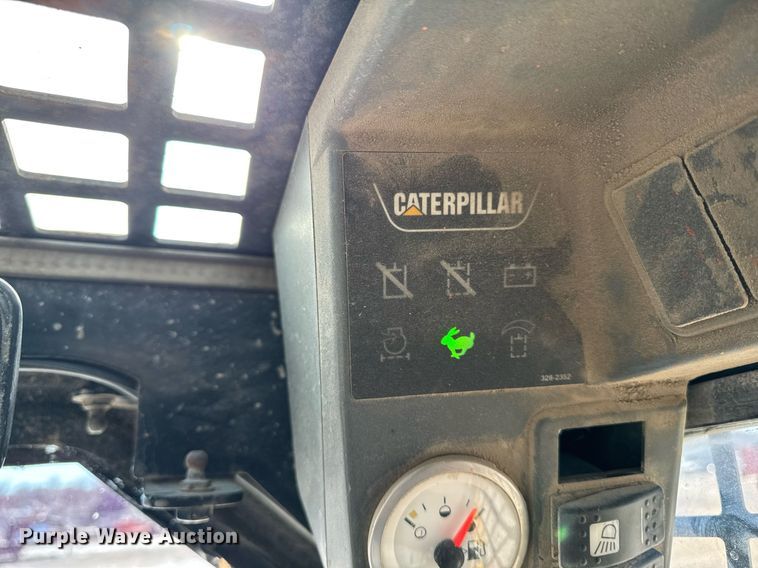 image for item DT0680 2011 Caterpillar 259B tracked skid steer loader