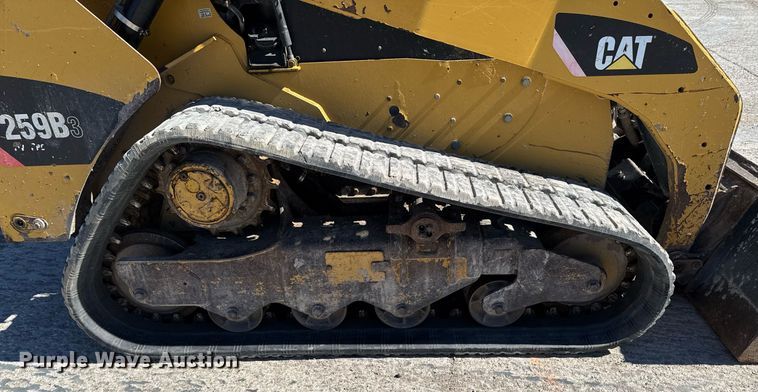 image for item DT0680 2011 Caterpillar 259B tracked skid steer loader