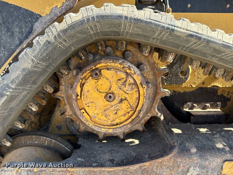 image for item DT0680 2011 Caterpillar 259B tracked skid steer loader