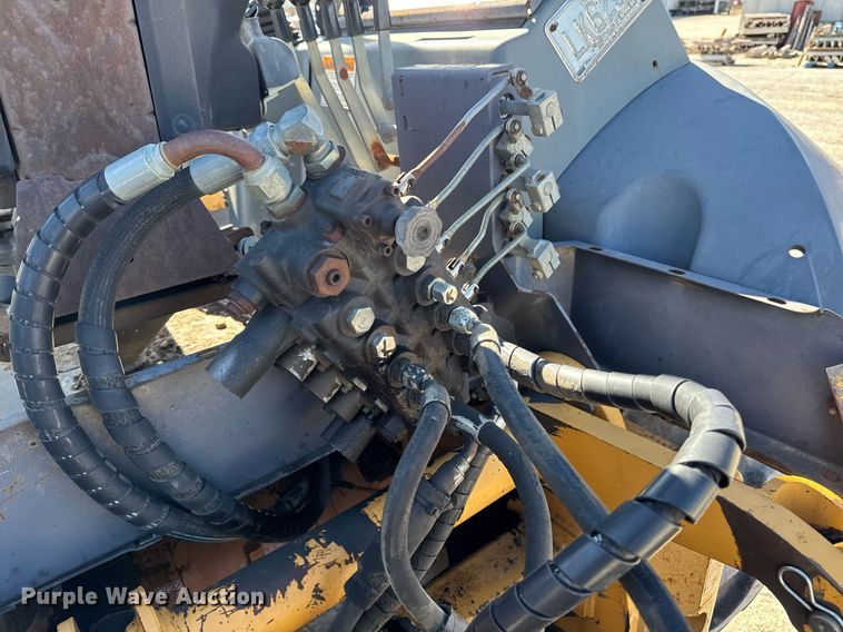 image for item DT0683 1996 Case 570 LXT industrial tractor