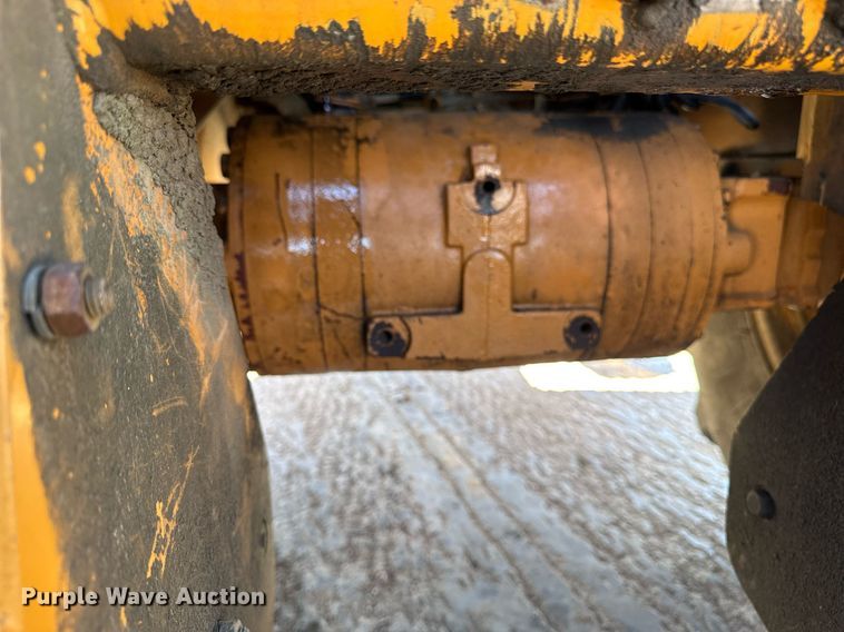 image for item DT0683 1996 Case 570 LXT industrial tractor