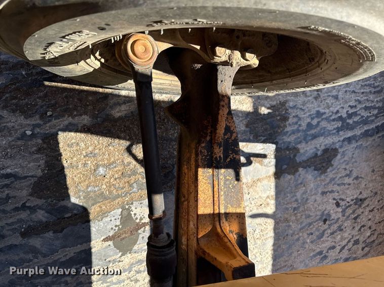 image for item DT0683 1996 Case 570 LXT industrial tractor