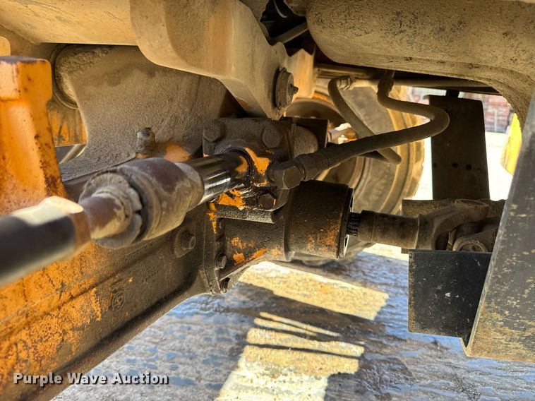 image for item DT0683 1996 Case 570 LXT industrial tractor