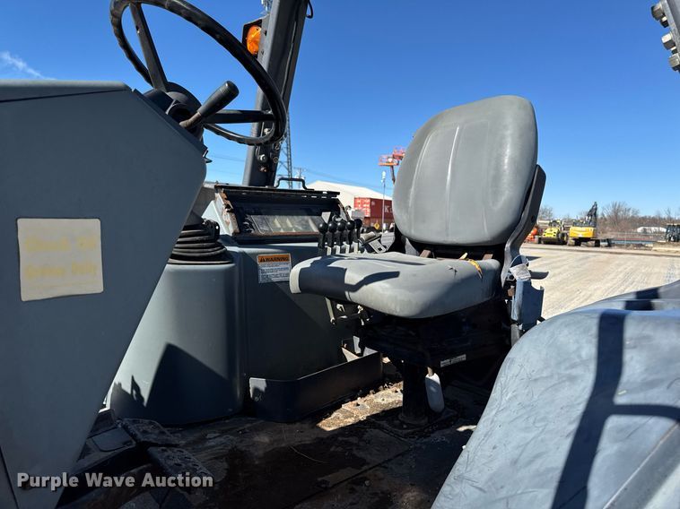 image for item DT0683 1996 Case 570 LXT industrial tractor