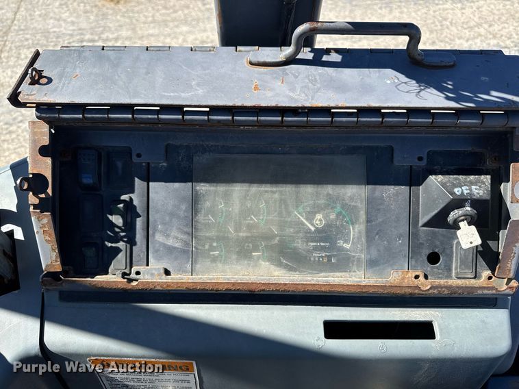 image for item DT0683 1996 Case 570 LXT industrial tractor