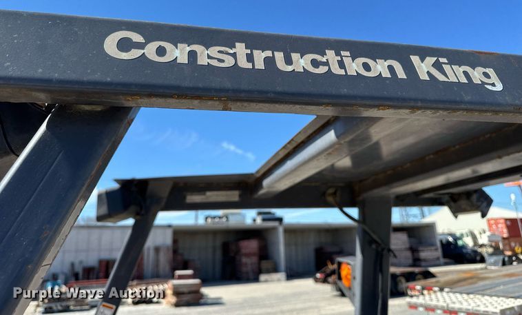 image for item DT0683 1996 Case 570 LXT industrial tractor