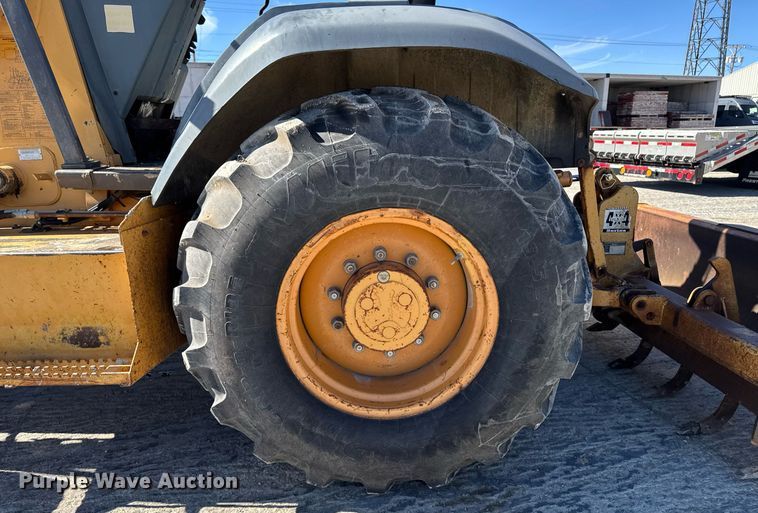 image for item DT0683 1996 Case 570 LXT industrial tractor