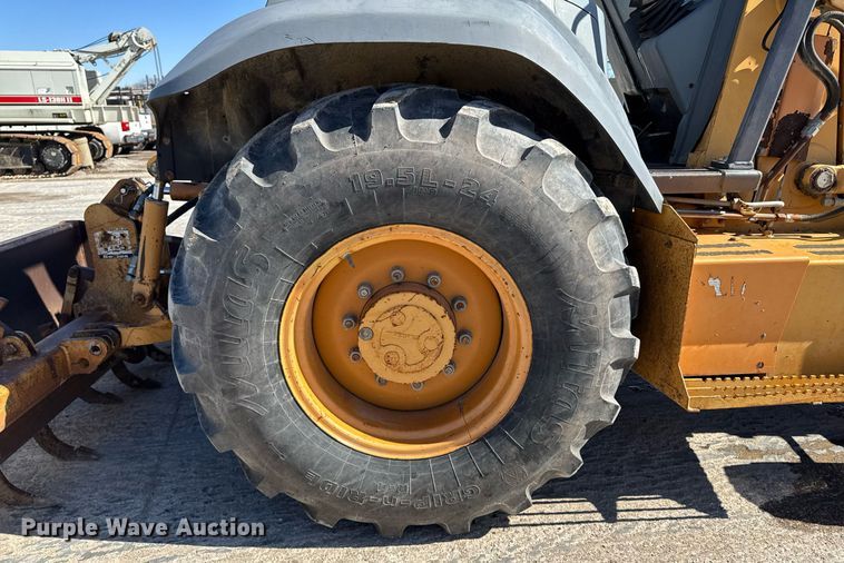 image for item DT0683 1996 Case 570 LXT industrial tractor