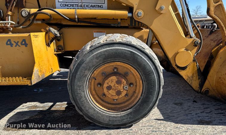 image for item DT0683 1996 Case 570 LXT industrial tractor