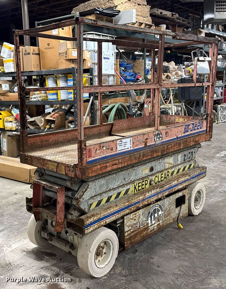 image for item DT0684 2005 Skyjack SJ 3220 scissor lift