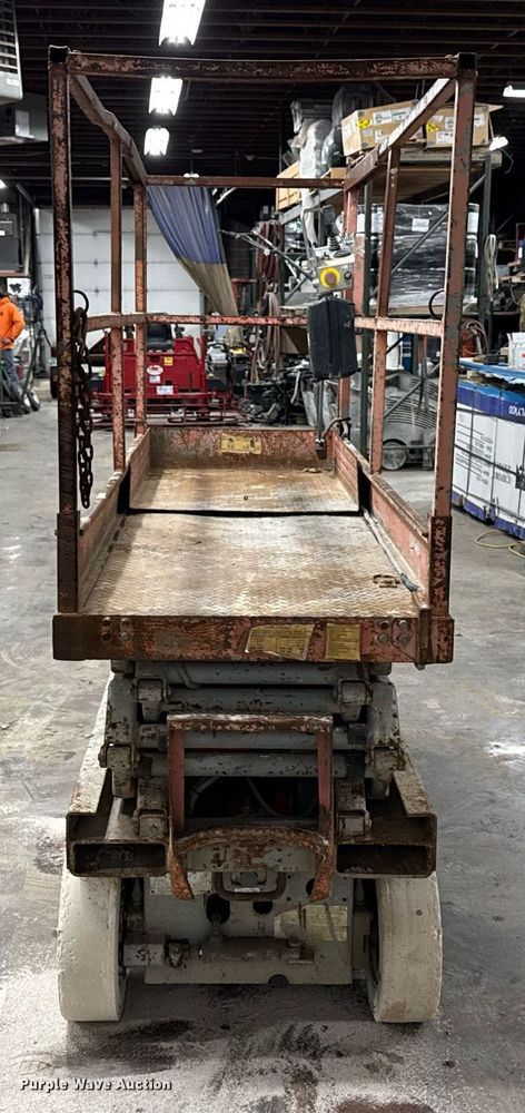 image for item DT0684 2005 Skyjack SJ 3220 scissor lift