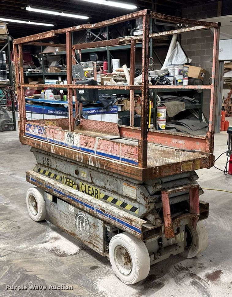 image for item DT0684 2005 Skyjack SJ 3220 scissor lift