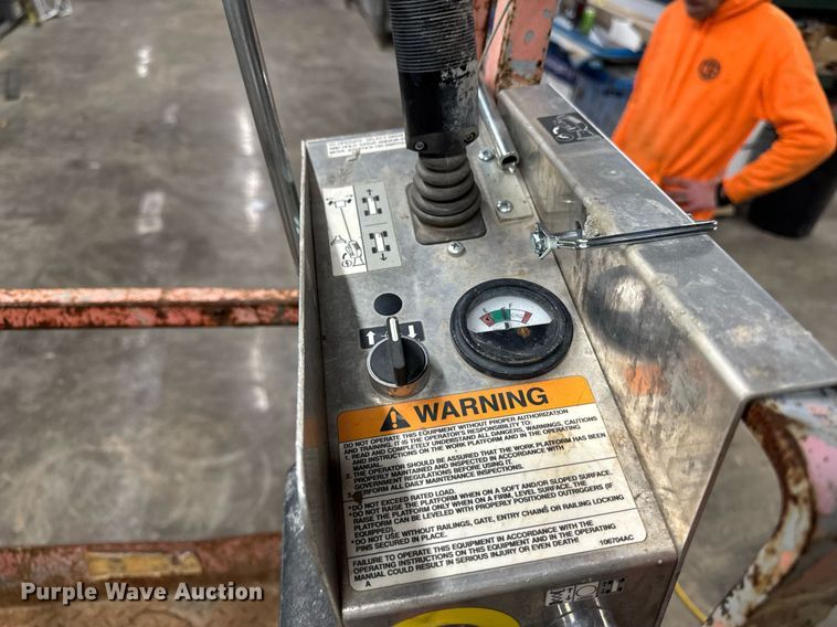 image for item DT0684 2005 Skyjack SJ 3220 scissor lift