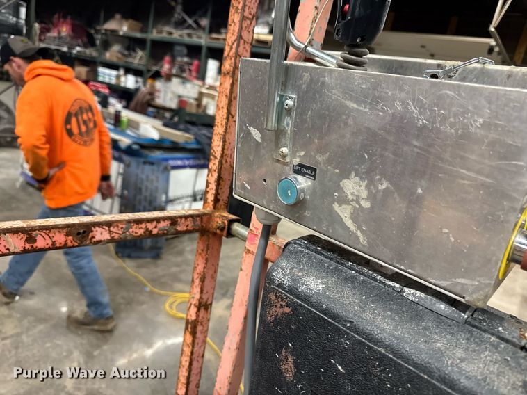 image for item DT0684 2005 Skyjack SJ 3220 scissor lift