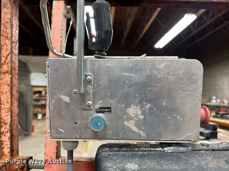 image for item DT0684 2005 Skyjack SJ 3220 scissor lift