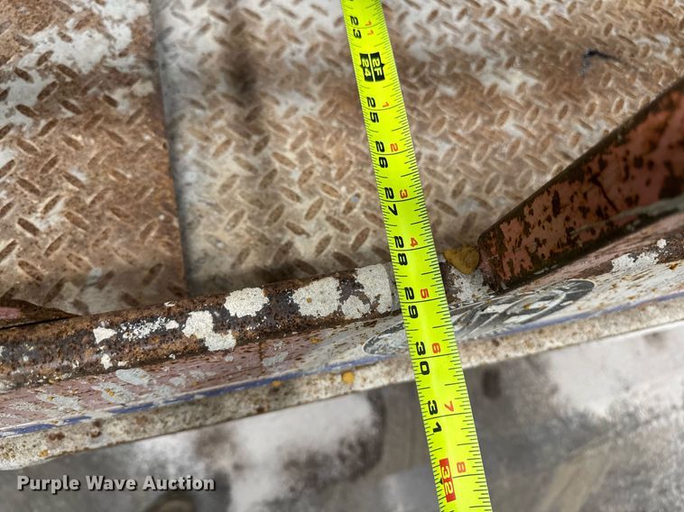 image for item DT0684 2005 Skyjack SJ 3220 scissor lift