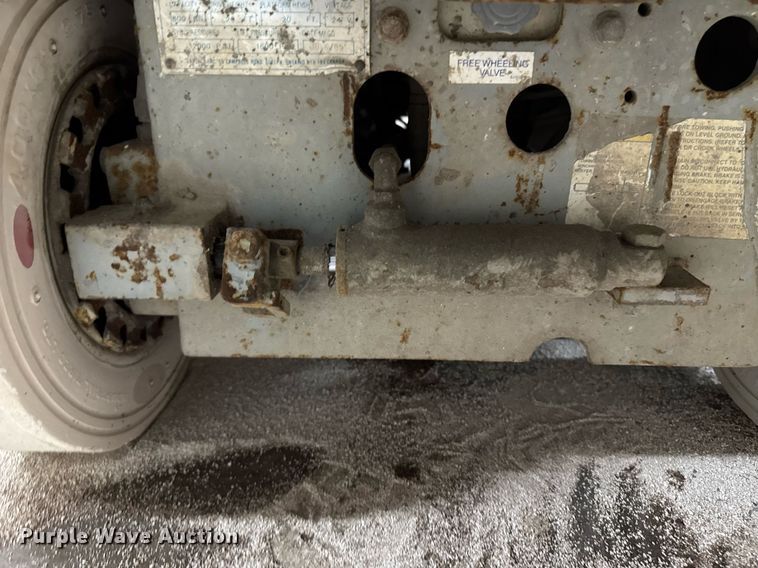 image for item DT0684 2005 Skyjack SJ 3220 scissor lift