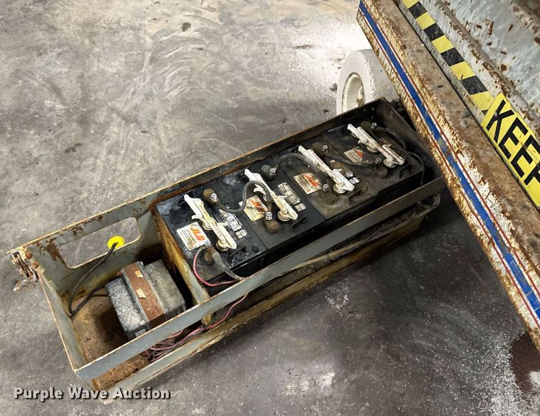 image for item DT0684 2005 Skyjack SJ 3220 scissor lift