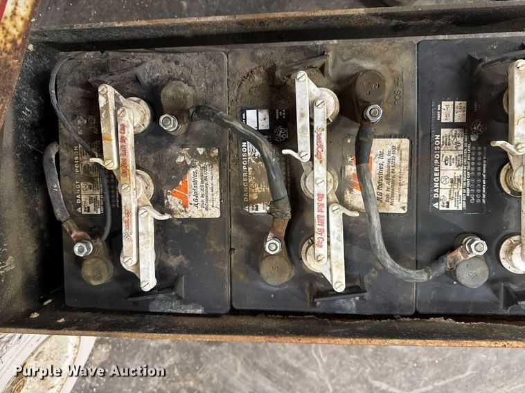 image for item DT0684 2005 Skyjack SJ 3220 scissor lift