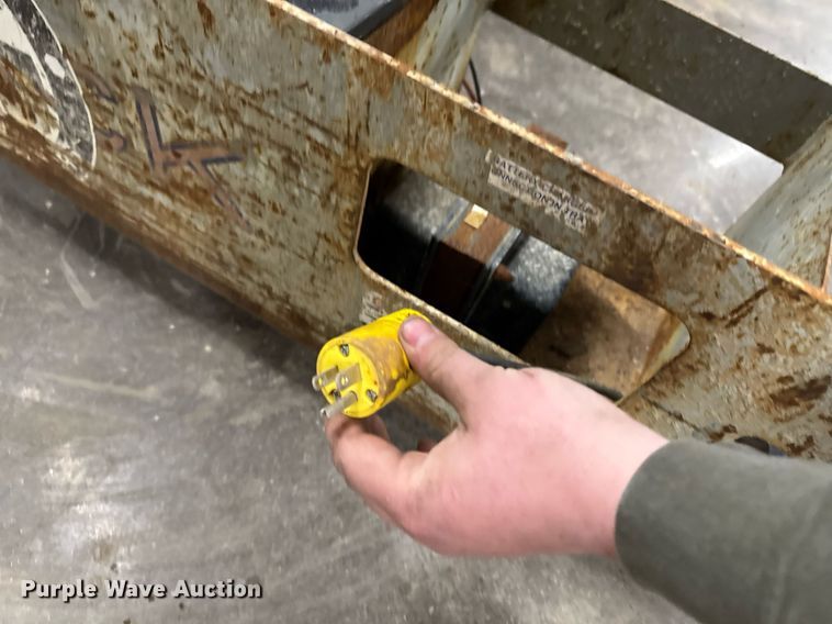 image for item DT0684 2005 Skyjack SJ 3220 scissor lift