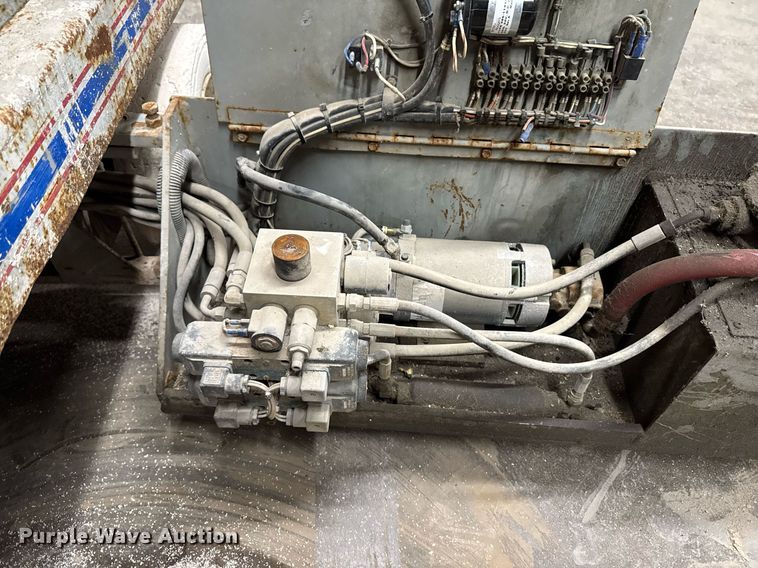 image for item DT0684 2005 Skyjack SJ 3220 scissor lift