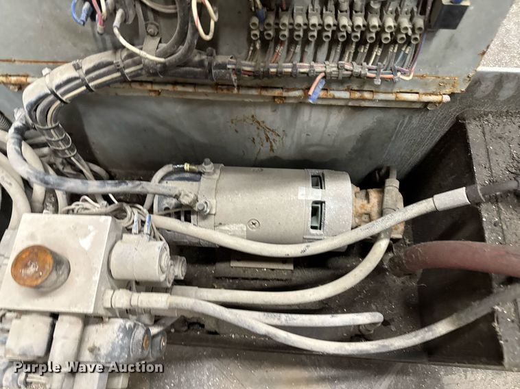 image for item DT0684 2005 Skyjack SJ 3220 scissor lift