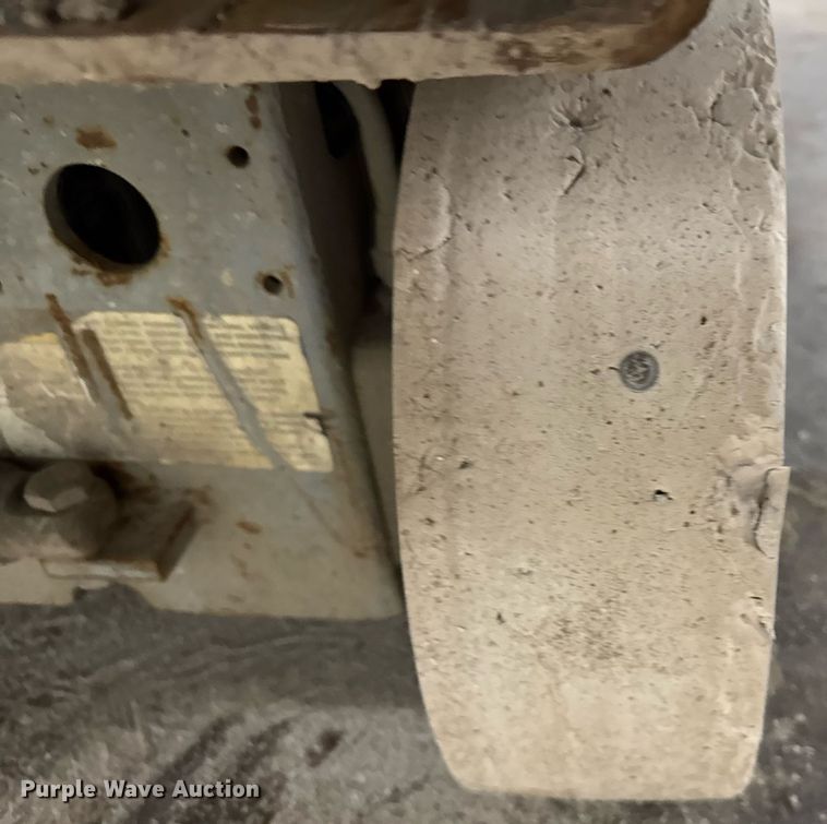 image for item DT0684 2005 Skyjack SJ 3220 scissor lift