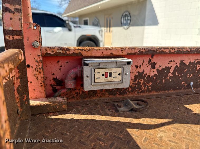 image for item DT0686 2000 Skyjack SJ III 4832 scissor lift