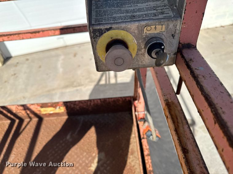 image for item DT0686 2000 Skyjack SJ III 4832 scissor lift