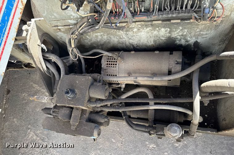 image for item DT0686 2000 Skyjack SJ III 4832 scissor lift