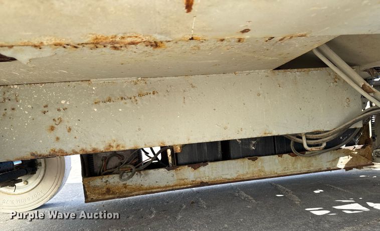 image for item DT0686 2000 Skyjack SJ III 4832 scissor lift