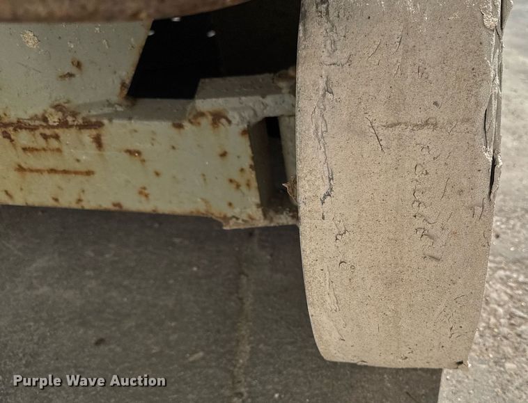 image for item DT0686 2000 Skyjack SJ III 4832 scissor lift