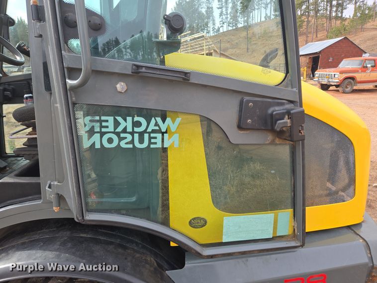 image for item DT7054 2017 Wacker Nueson WL 38 wheel loader