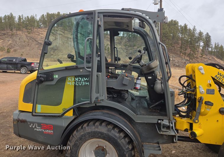 image for item DT7054 2017 Wacker Nueson WL 38 wheel loader