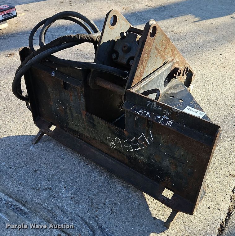 image for item DT7635 Bobcat 3570 skid steer breaker
