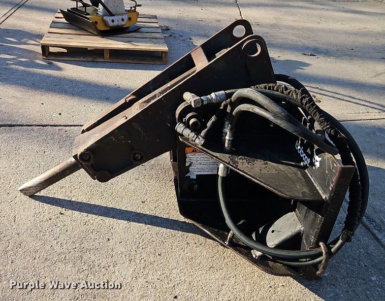 image for item DT7635 Bobcat 3570 skid steer breaker