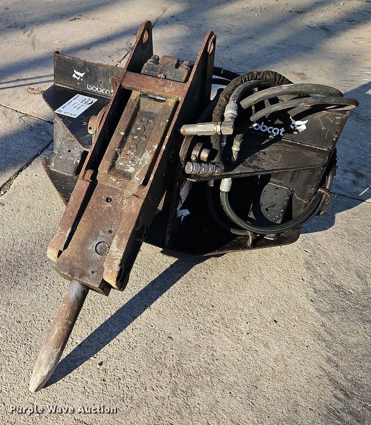 image for item DT7635 Bobcat 3570 skid steer breaker