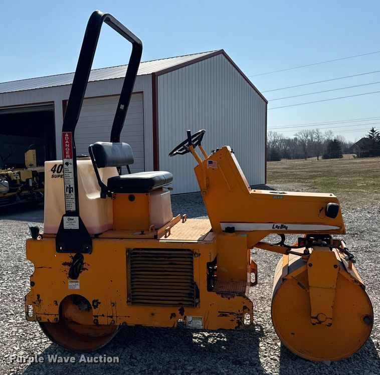 image for item DU3363 2011 LeeBoy 400 Super double drum vibratory roller