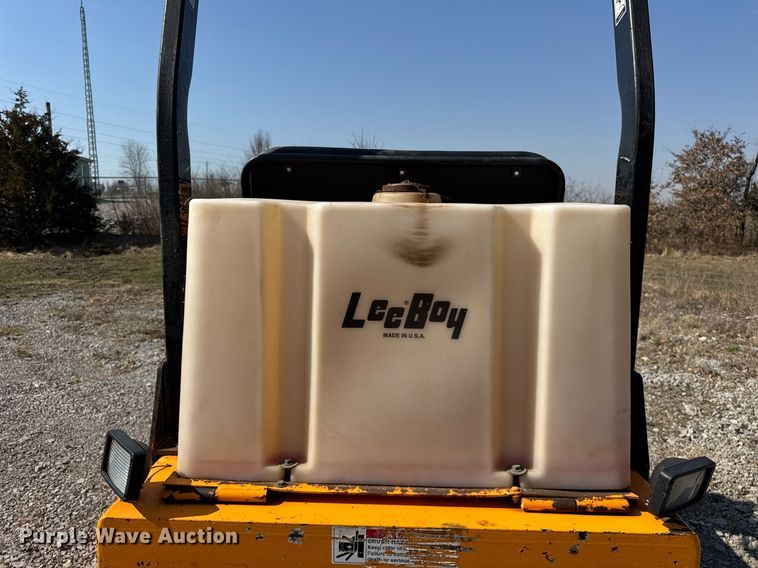 image for item DU3363 2011 LeeBoy 400 Super double drum vibratory roller