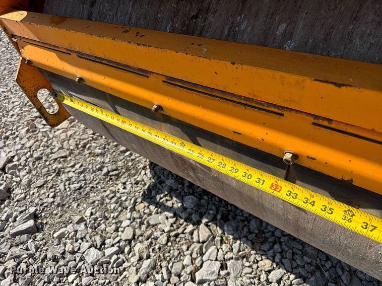 image for item DU3363 2011 LeeBoy 400 Super double drum vibratory roller