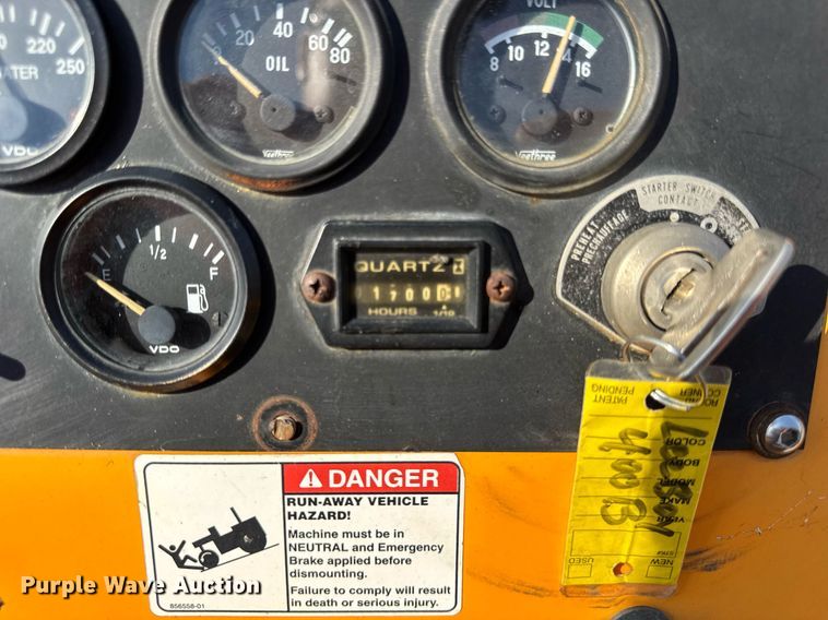 image for item DU3363 2011 LeeBoy 400 Super double drum vibratory roller