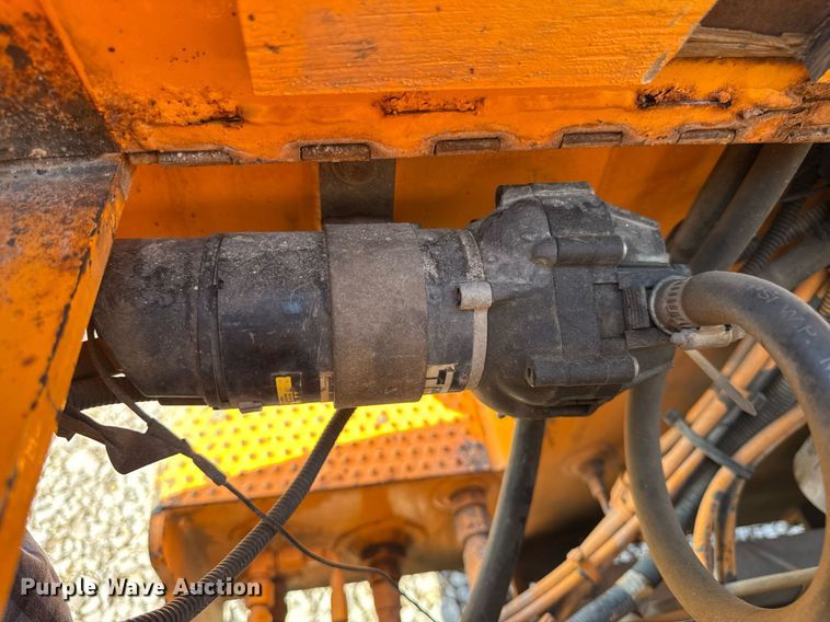 image for item DU3363 2011 LeeBoy 400 Super double drum vibratory roller