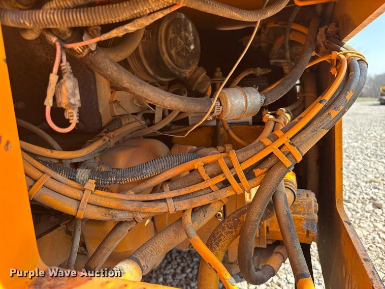 image for item DU3363 2011 LeeBoy 400 Super double drum vibratory roller