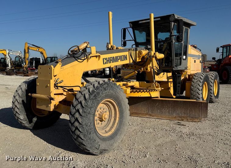 image for item DU3366 2000 Champion 710A VHP motor grader