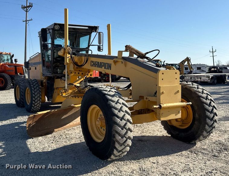 image for item DU3366 2000 Champion 710A VHP motor grader