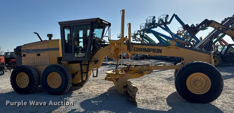 image for item DU3366 2000 Champion 710A VHP motor grader