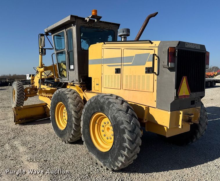 image for item DU3366 2000 Champion 710A VHP motor grader